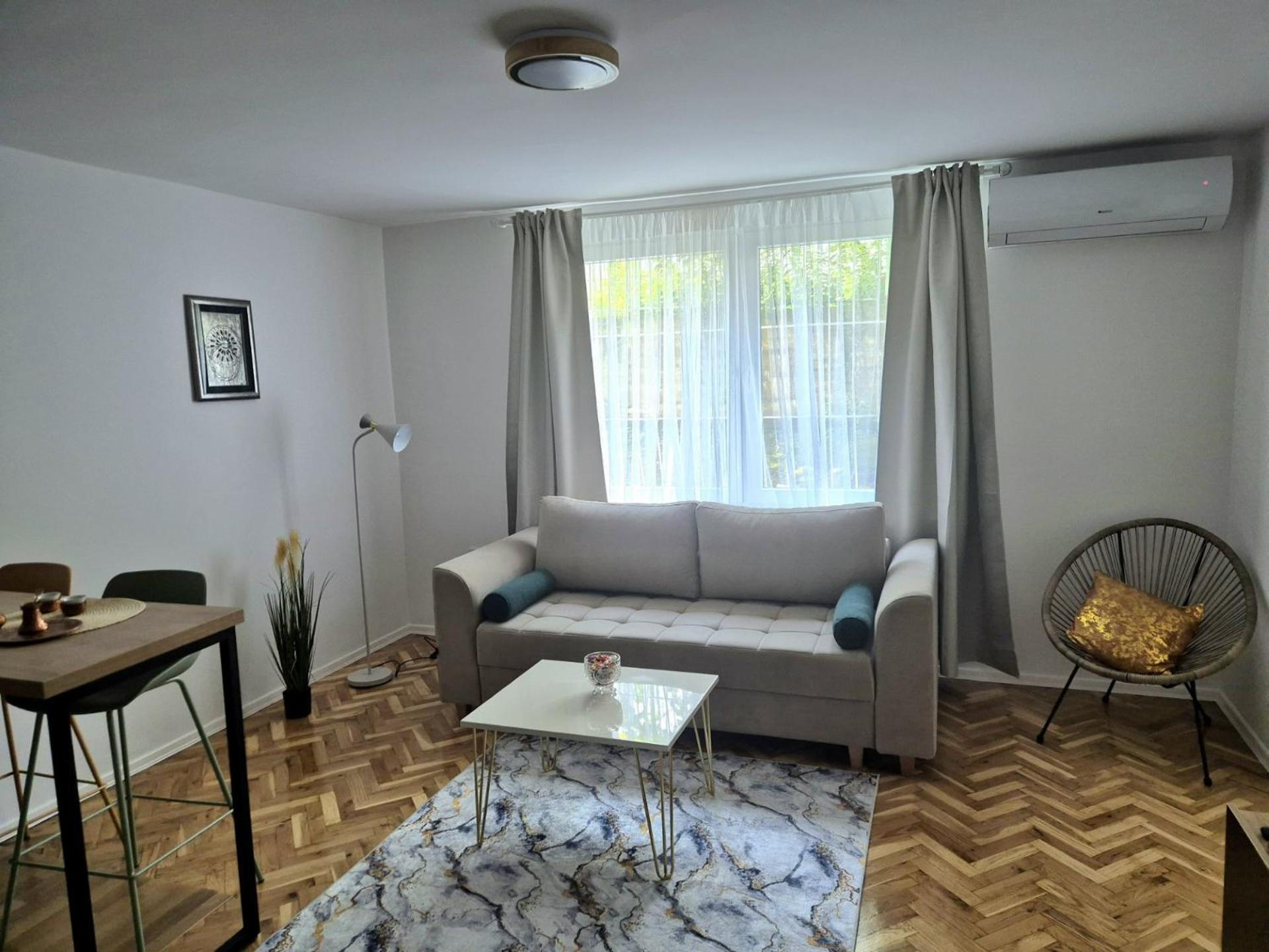 Sajra Apartment SJJ Esterno foto